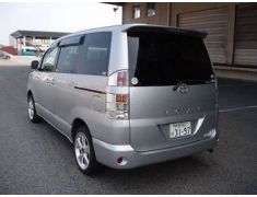 Toyota Noah / Voxy (2001 - 2007)